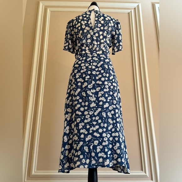Reformation Blue and White Floral Short Sleeve Midi Dress - Picture 3 of 6